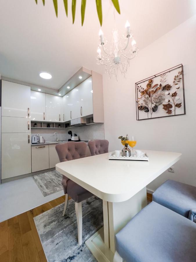 Fontana Apartmani Free Parking Tuzla Exterior photo